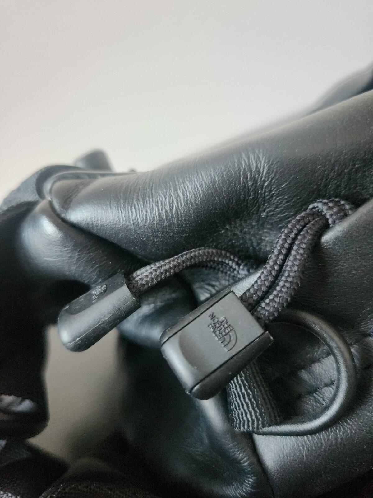 FW18 Supreme x The North Face Leather Mountain Waist Bag Black shoulder Cowhide