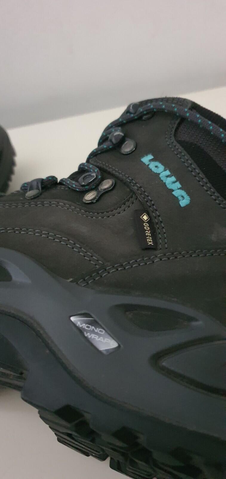 LOWA Renegade GTX Mid Ws S (narrow) £215 womens Hiking Boots US 8.5 UK 6.5 EU 40