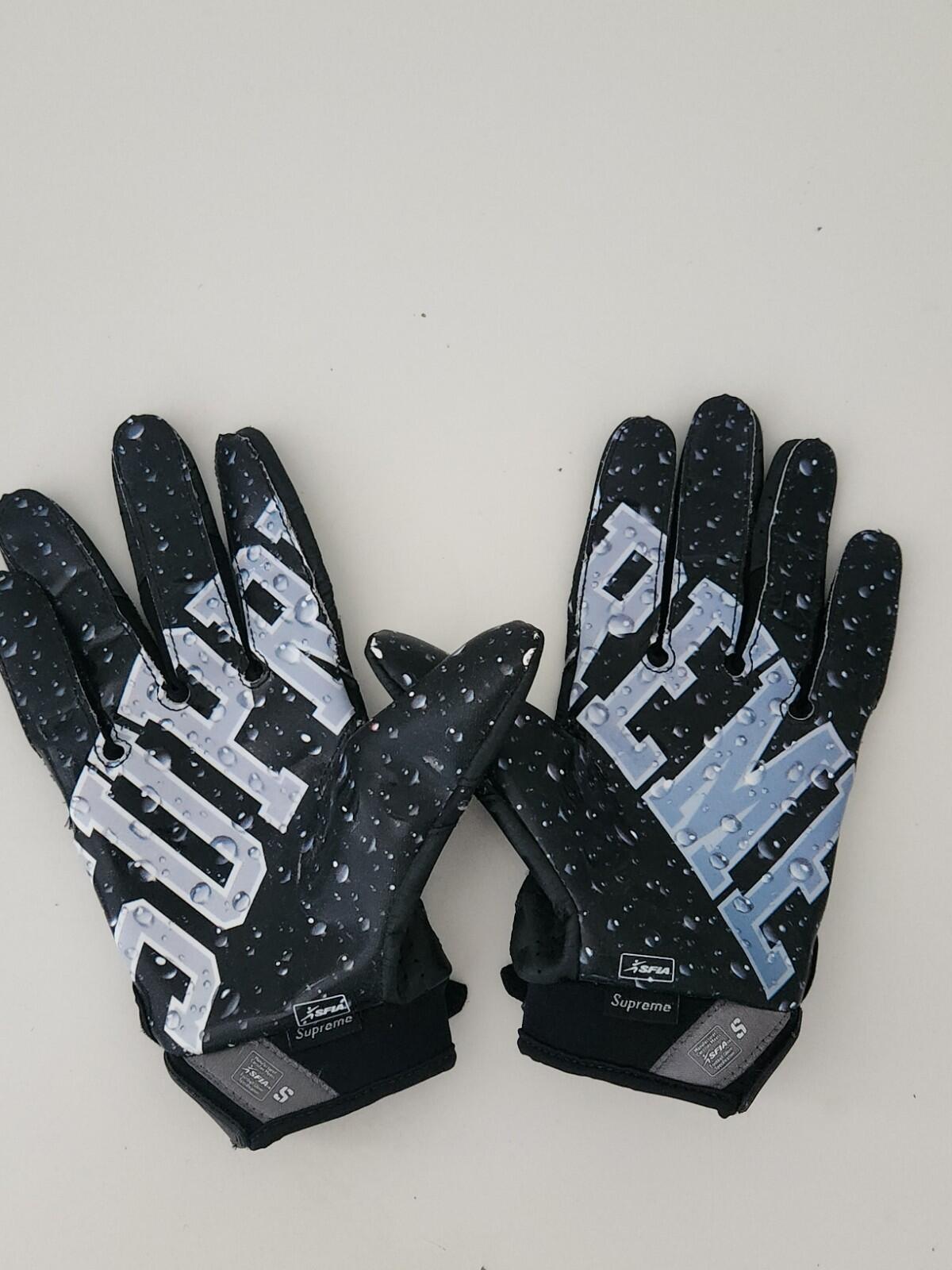 FW18 Supreme x Nike Vapor Jet 4.0 Football Gloves Black Size S