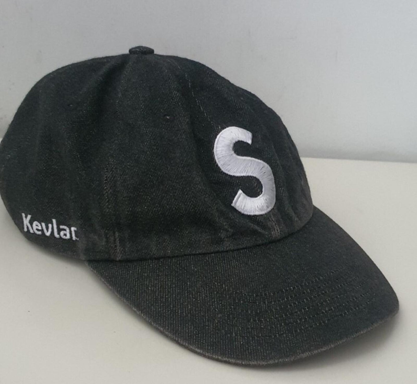 SS22 Supreme x KEVLAR Denim S Logo 6-Panel Cap Schwarz aus Kevlar