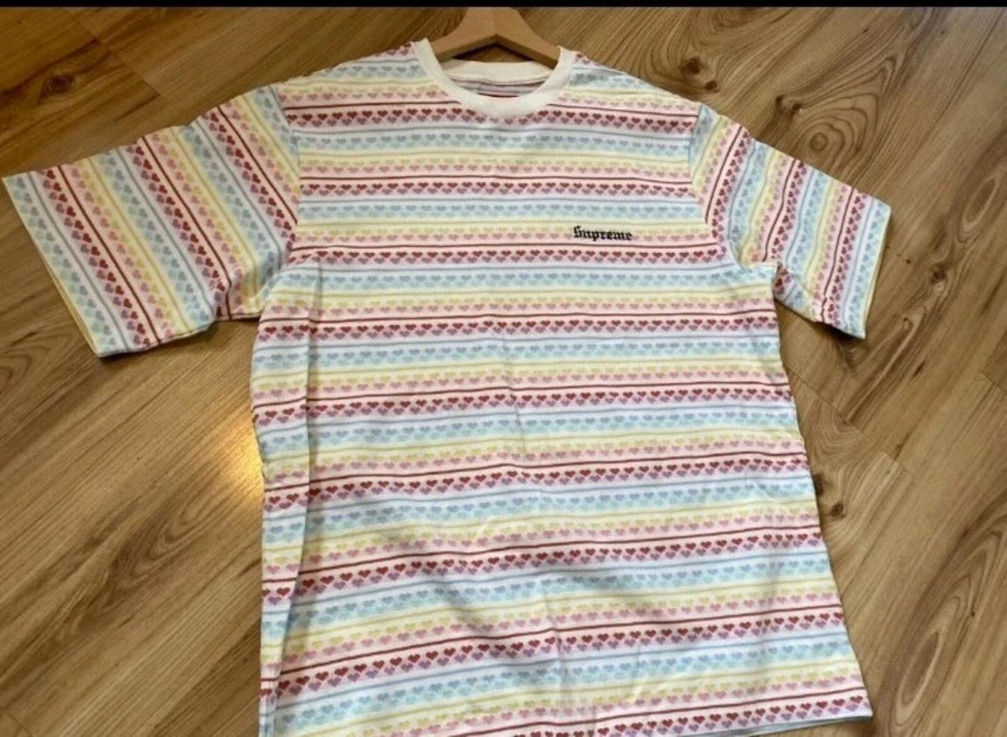 SS22 Hearts Jacquard Kurzarm-Oberteil Weißes T-Shirt Größe S