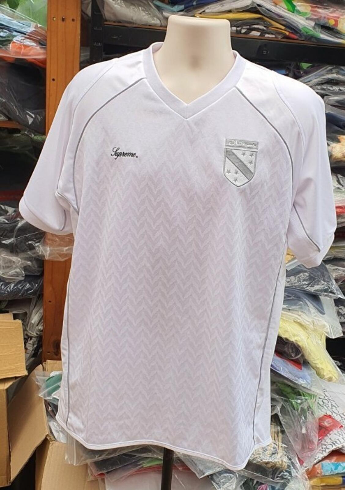 SS05 Supreme Umbro Arabic Logo Soccer Jersey vintage L large