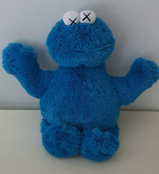 KAWS x Barrio Sésamo UNIQLO Monstruo de las Galletas Peluche azul Nuevo Accesorio