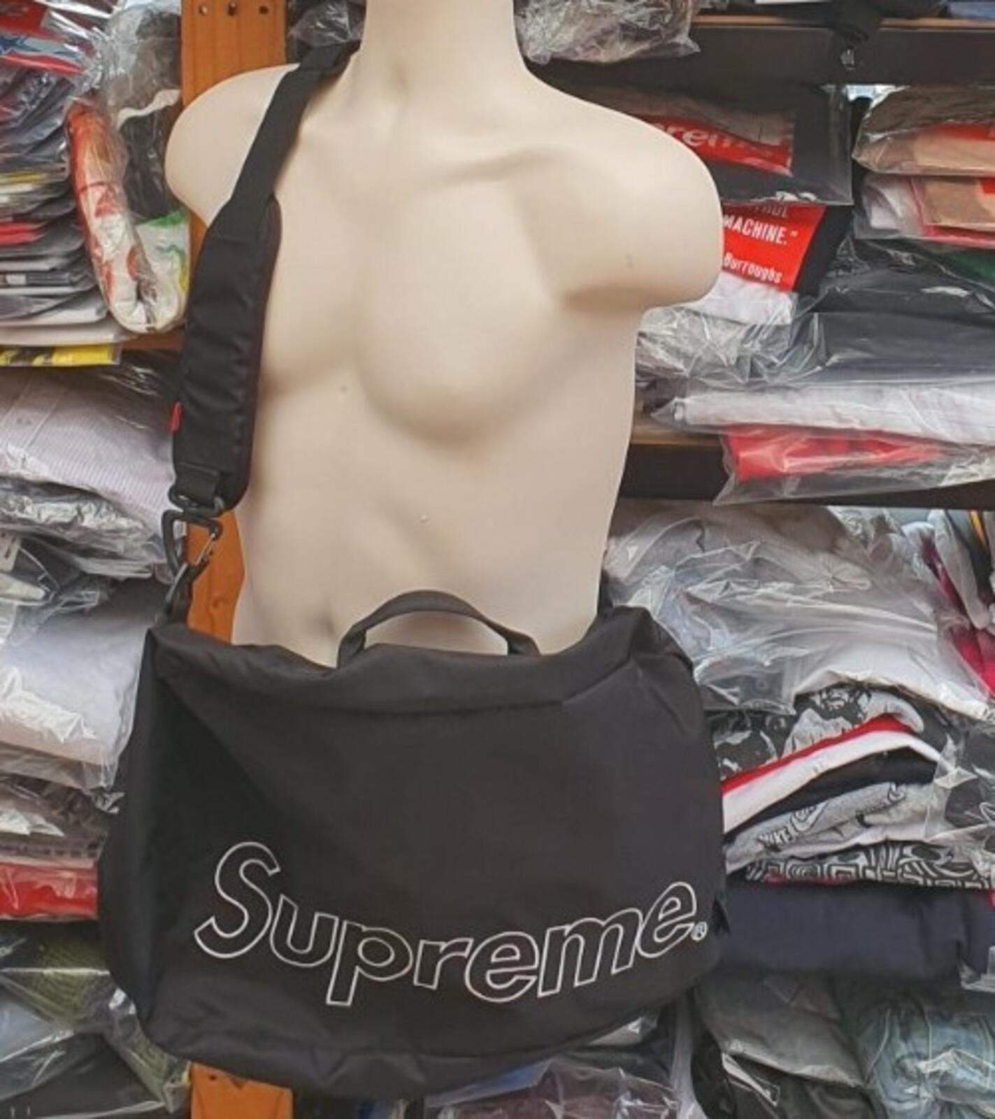 FW19 Supreme black duffle bag messenger box logo Water Resistant Duffel Gym