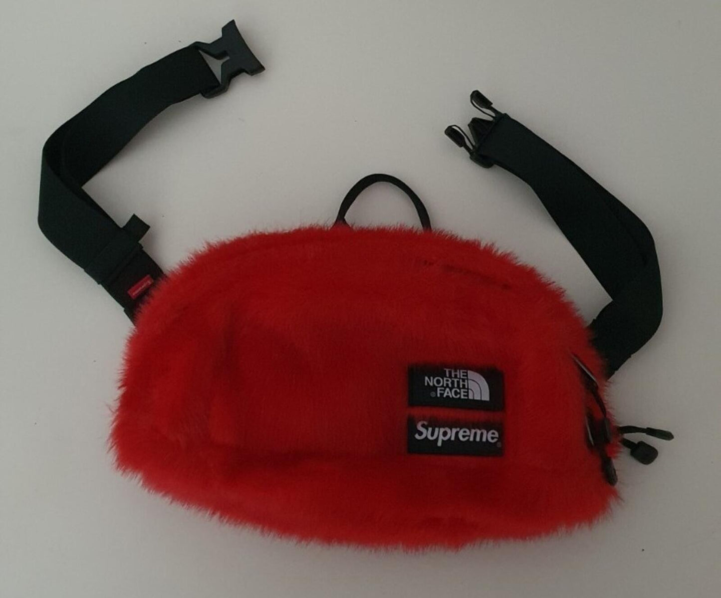 FW20 Supreme x THE NORTH FACE Faux Fur red waist / belt bag
