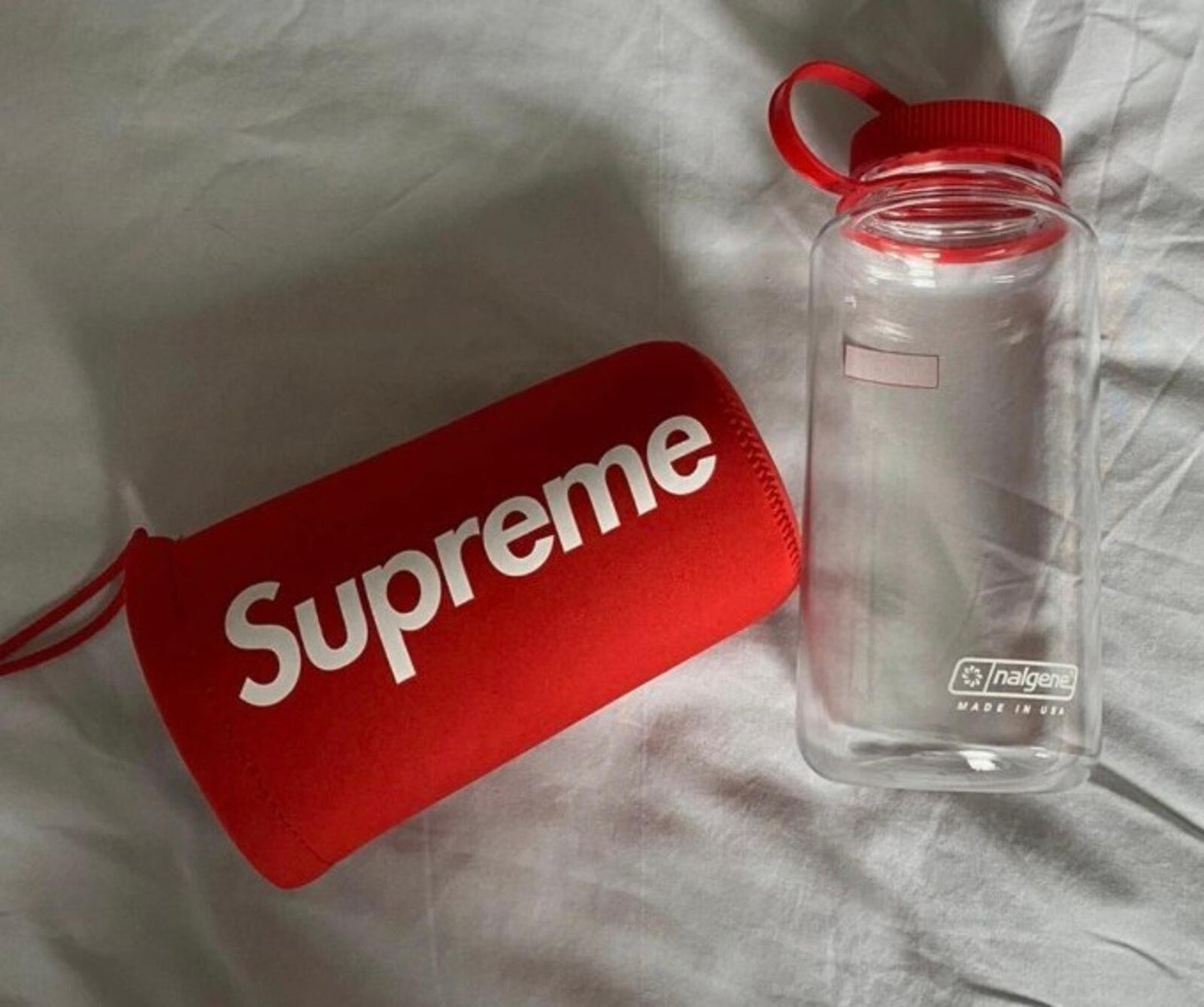 SS20 Supreme x Nalgene 32 OZ. Bottle Red