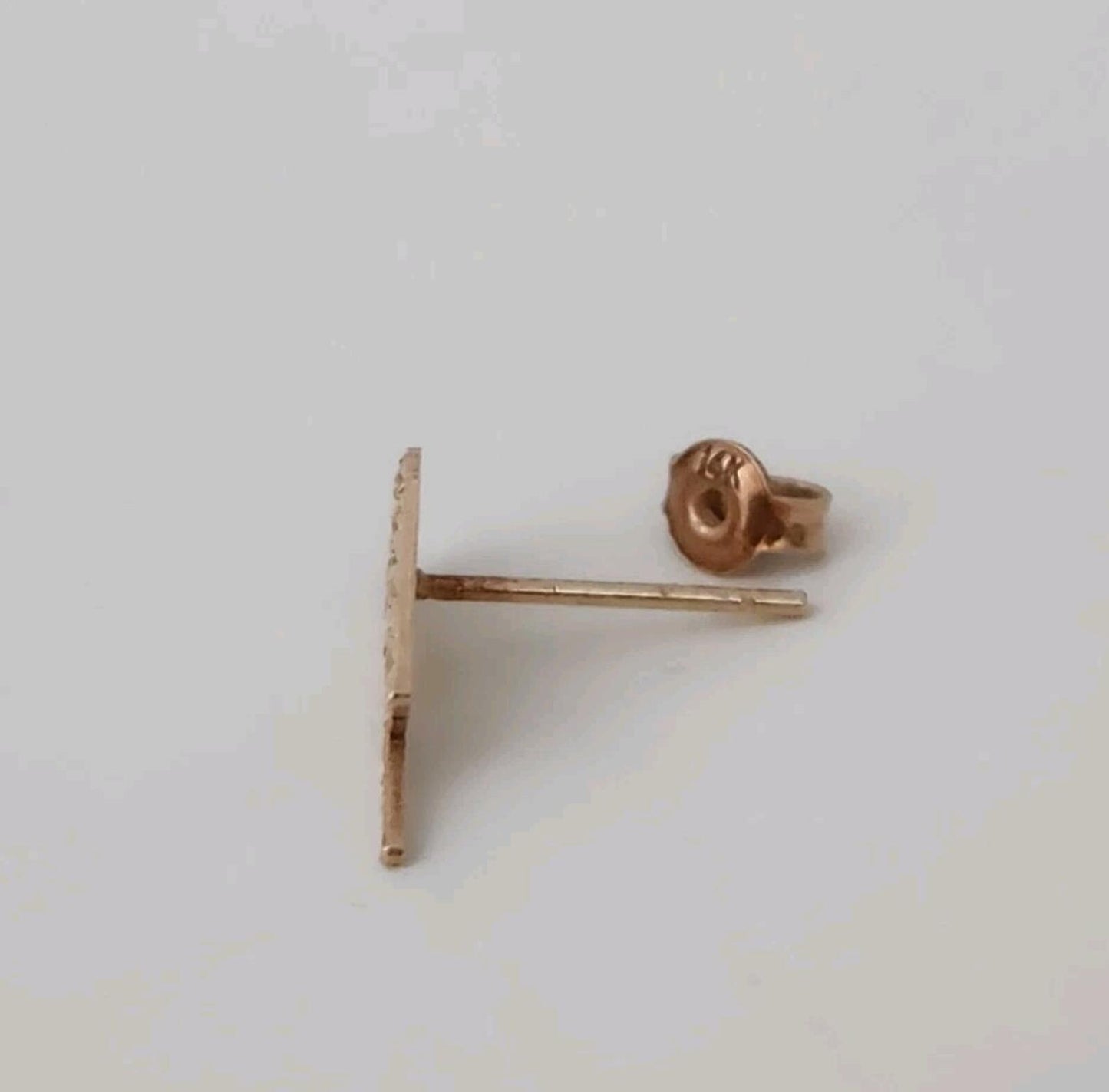 FW18 Supreme Nike 14K Gold Ring Ohrring Diamantgeschliffenes, gestempeltes Logo, Schmuckstecker