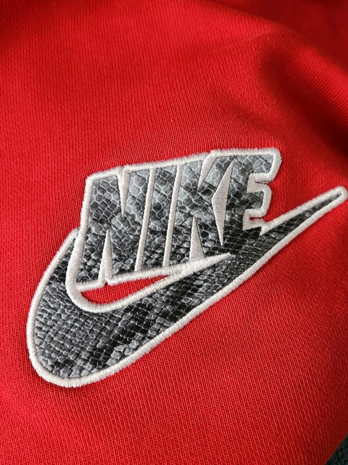 Sudadera con capucha y media cremallera roja Supreme Nike SS21, estampado de piel de serpiente, talla M