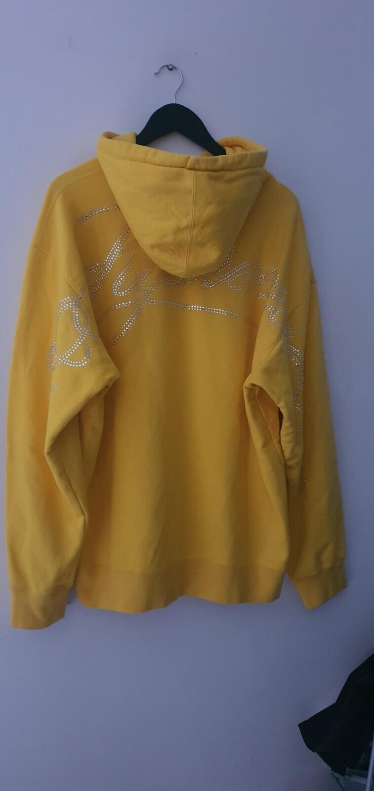 FW19 Supreme Rhinestone Script hooded sweatshirt L Large Yellow Hoodie Pullover