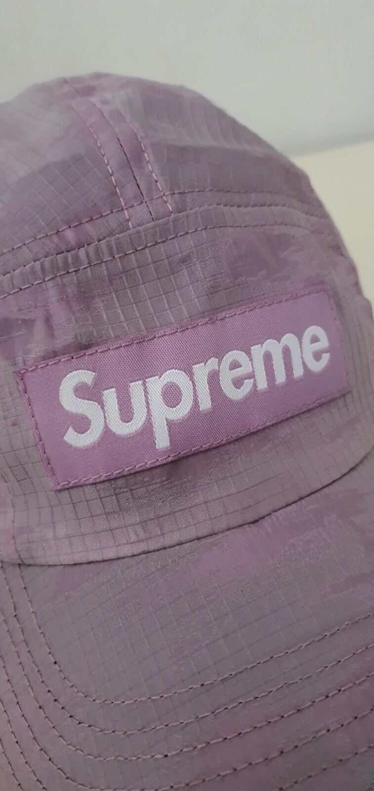 FS22 Supreme Broken Camo Camp Cap Lila Nylon Hut Box-Logo Ripstop