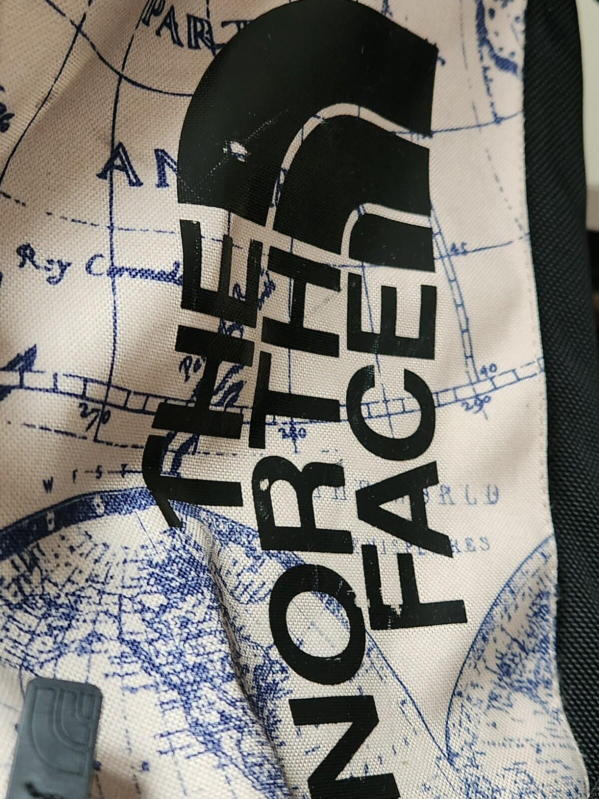 SS12 Supreme x The North Face Wayfinder 25 Rolling Bag Rare Vintage 2012 Duffle