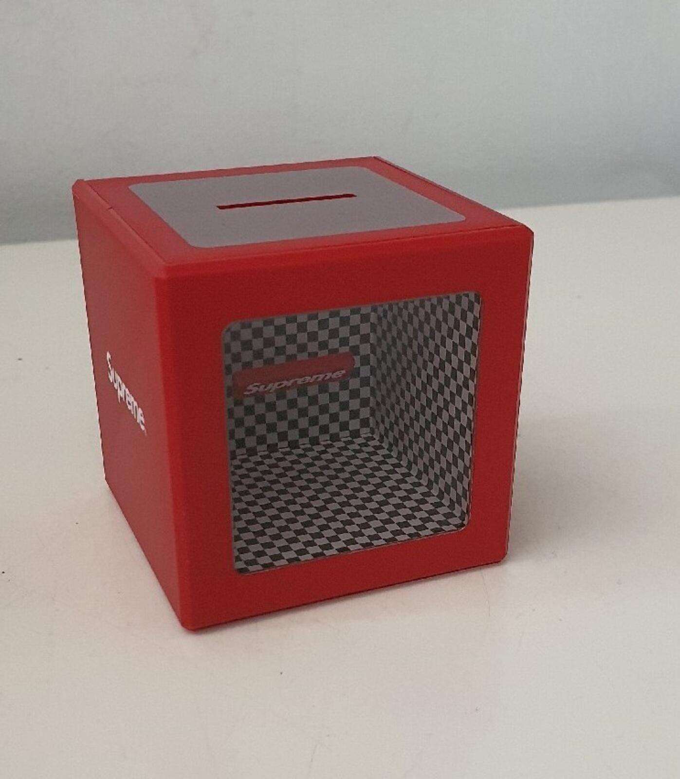 SS18 Supreme Illusion Coin Bank Moneybox Piggy Accesory