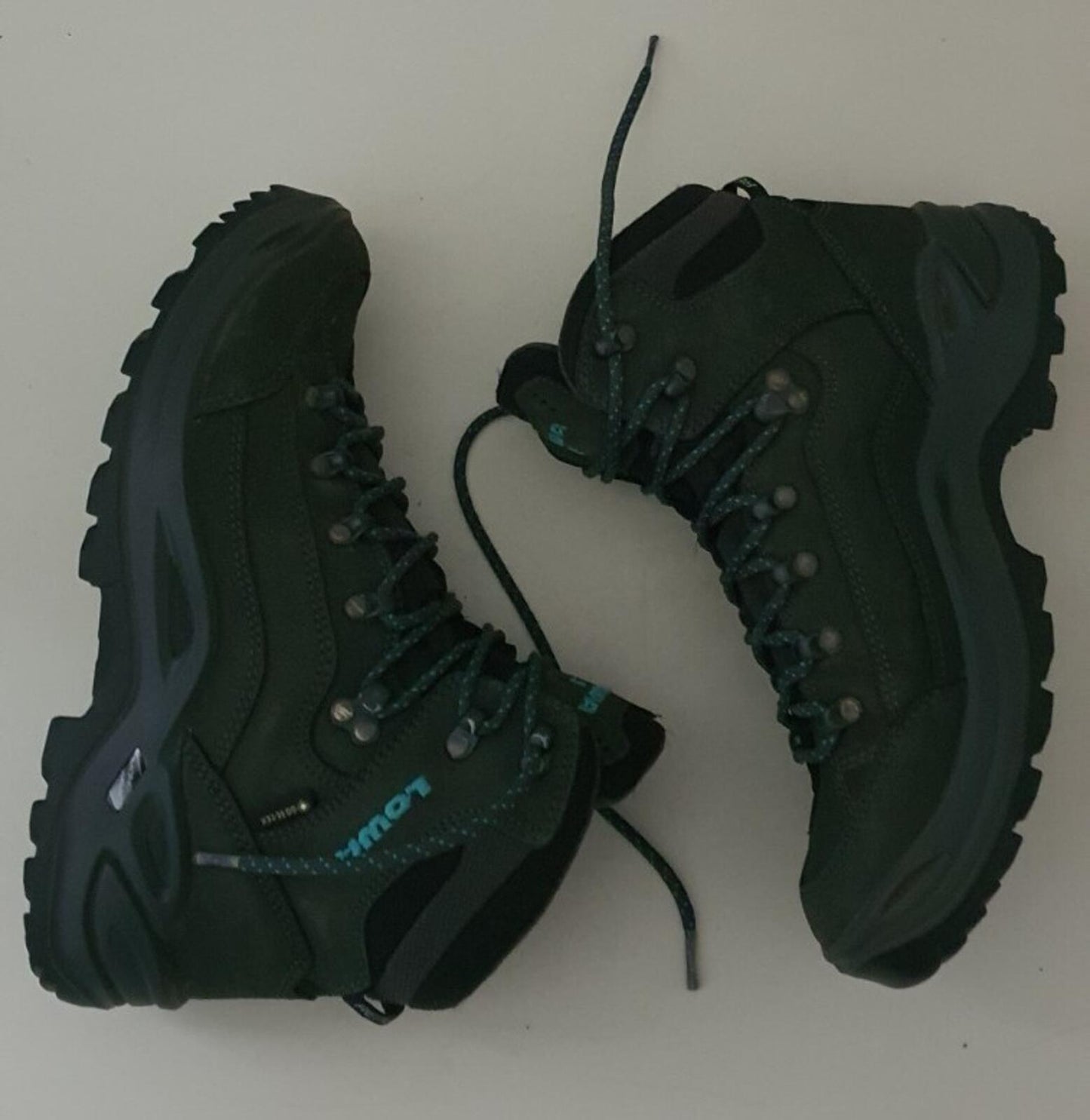 LOWA Renegade GTX Mid Ws S (narrow) £215 womens Hiking Boots US 8.5 UK 6.5 EU 40