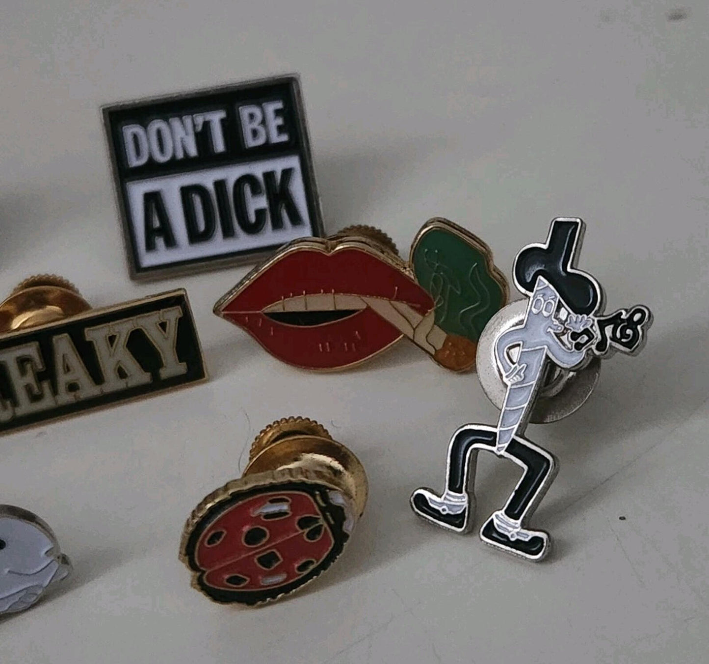 10x Supreme pins metal badges bundle Freaky Smoking Lips Gonz accessories Rare