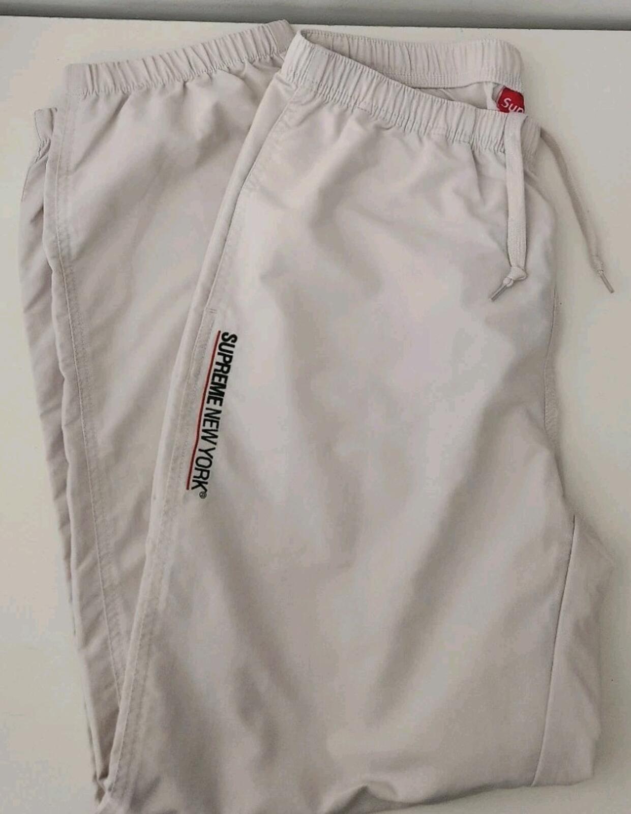 HW22 Supreme Warm Up Hose Stone Größe S klein Nylonhose Wasserabweisend Neu