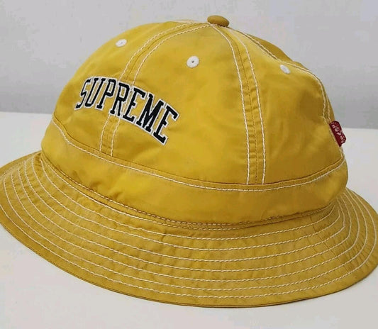 FW19 Supreme x LEVI'S Sombrero de campana de nylon crusher amarillo talla M / L Mediana / Grande