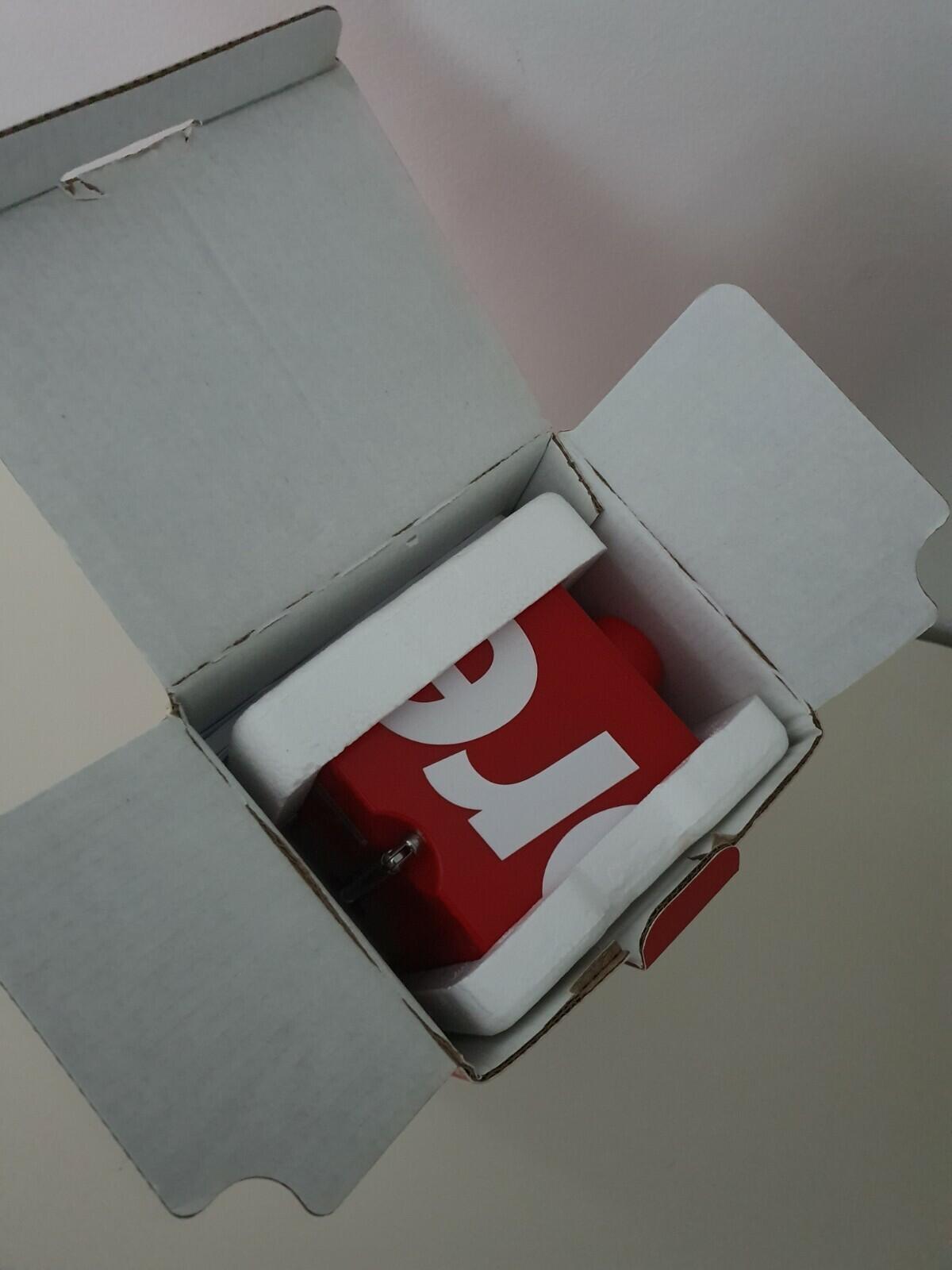 SS18 Supreme x Tivoli audio PAT Bluetooth radio portable red speaker RRP £288