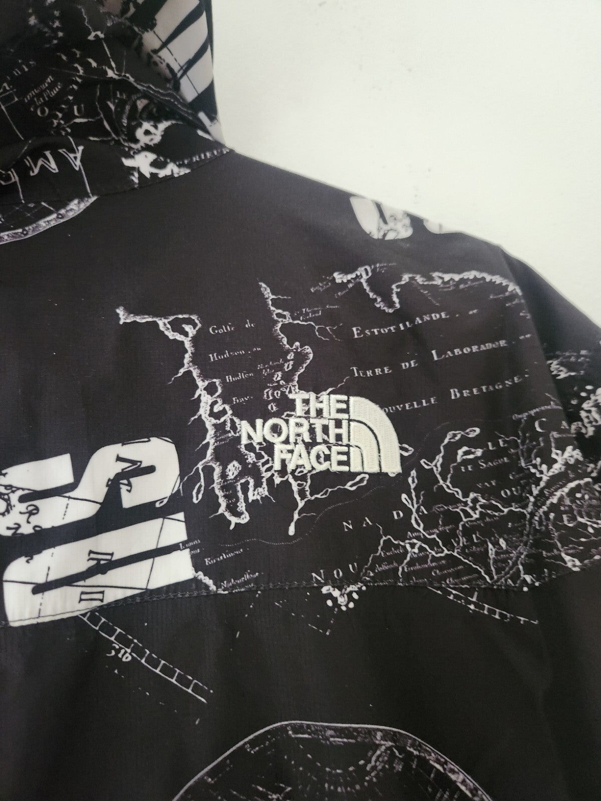 SS12 Supreme x The North Face Venture Jacke L groß TNF schwarz Maps vintage Selten