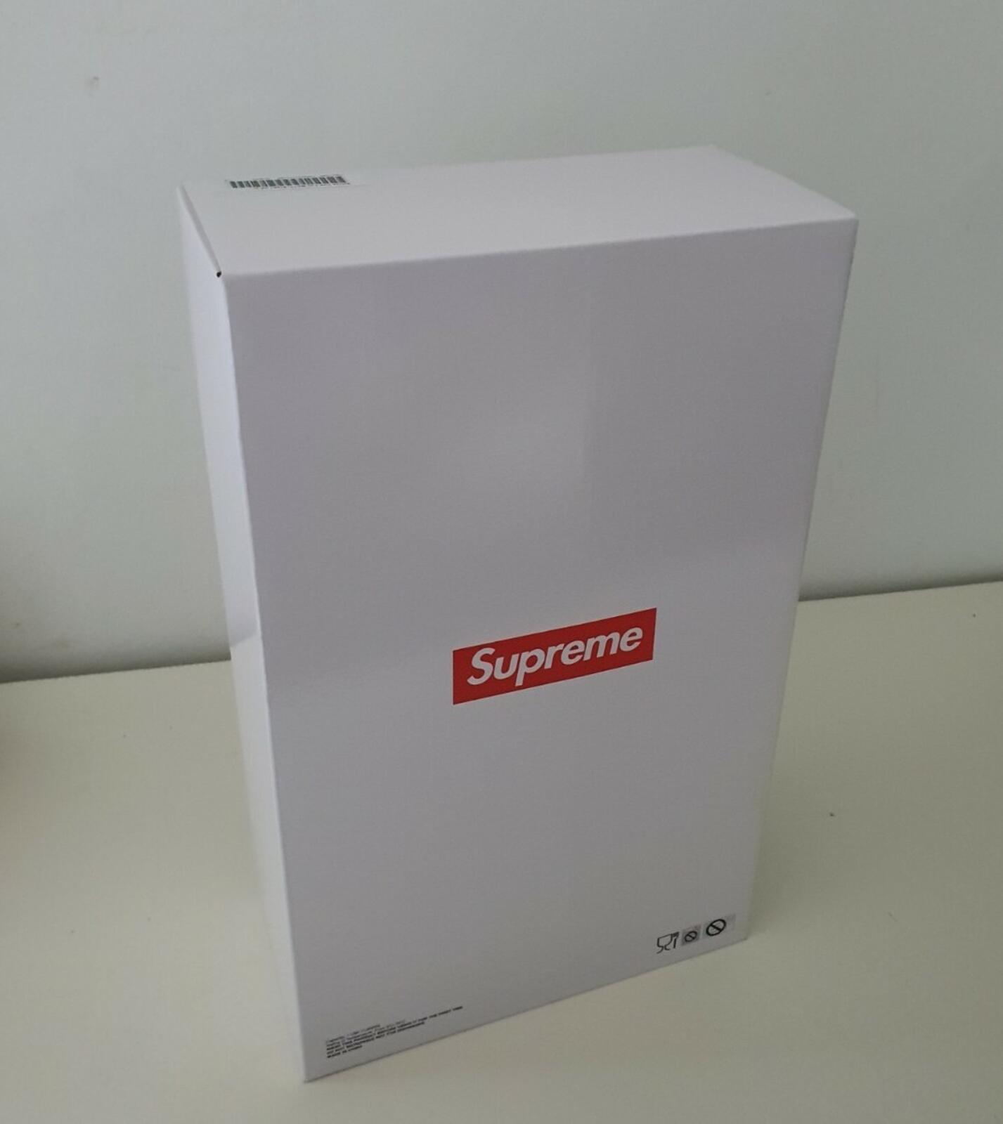 FW21 Supreme Swing 1.0 L bottle (set of 2) glass water bottles Accessory