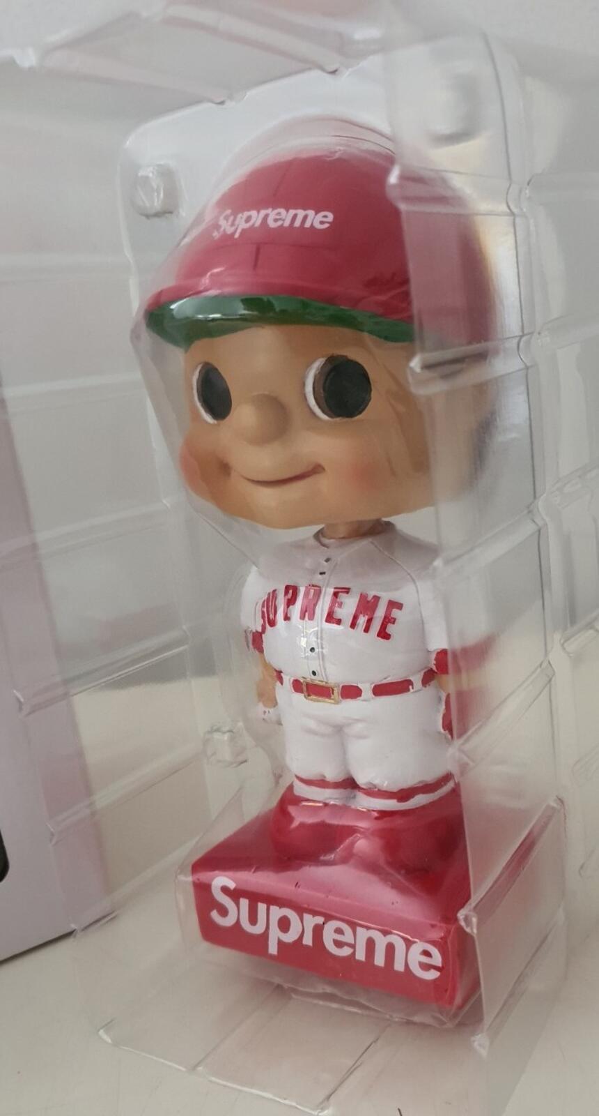 SS23 Supreme Bobblehead rojo regalo de Navidad accesorio para coche