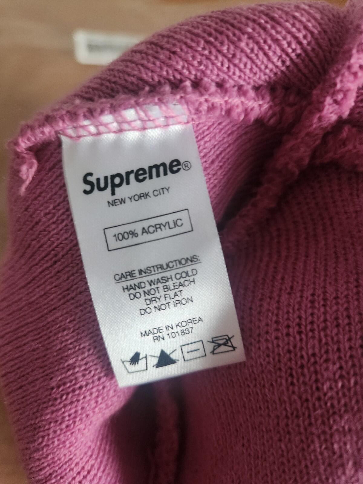SS20 Supreme Daniel Johnston beanie fuchsia