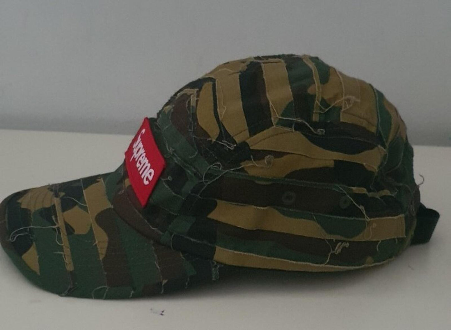 SS23 Supreme Layered Camo Camp Cap Grünes Camo-Cap