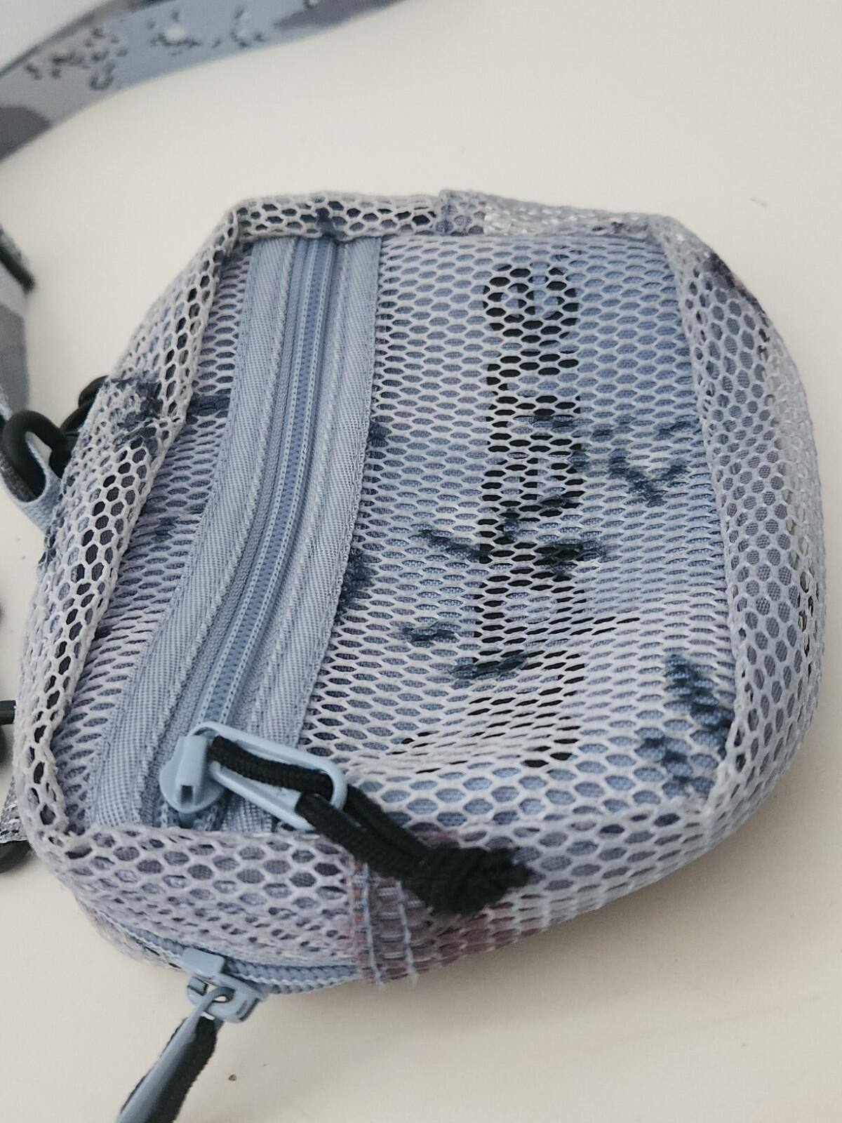 Bolso pequeño de hombro Supreme SS20 Cordura malla camuflaje "chocolate chip" azul