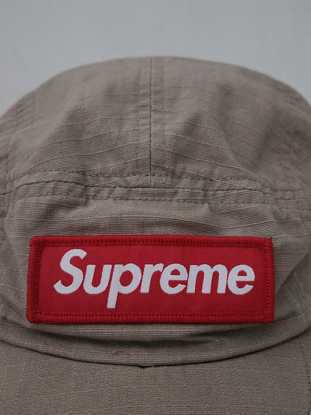 FW17 Supreme Metal D-Ring Camp Cap Khaki Hut Rotes Box-Logo