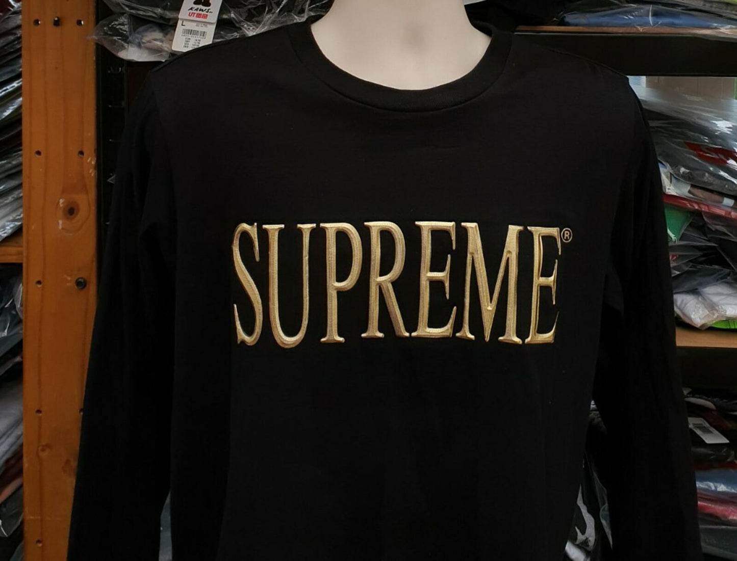 FW16 Supreme Gold Logo Top Black Size M
