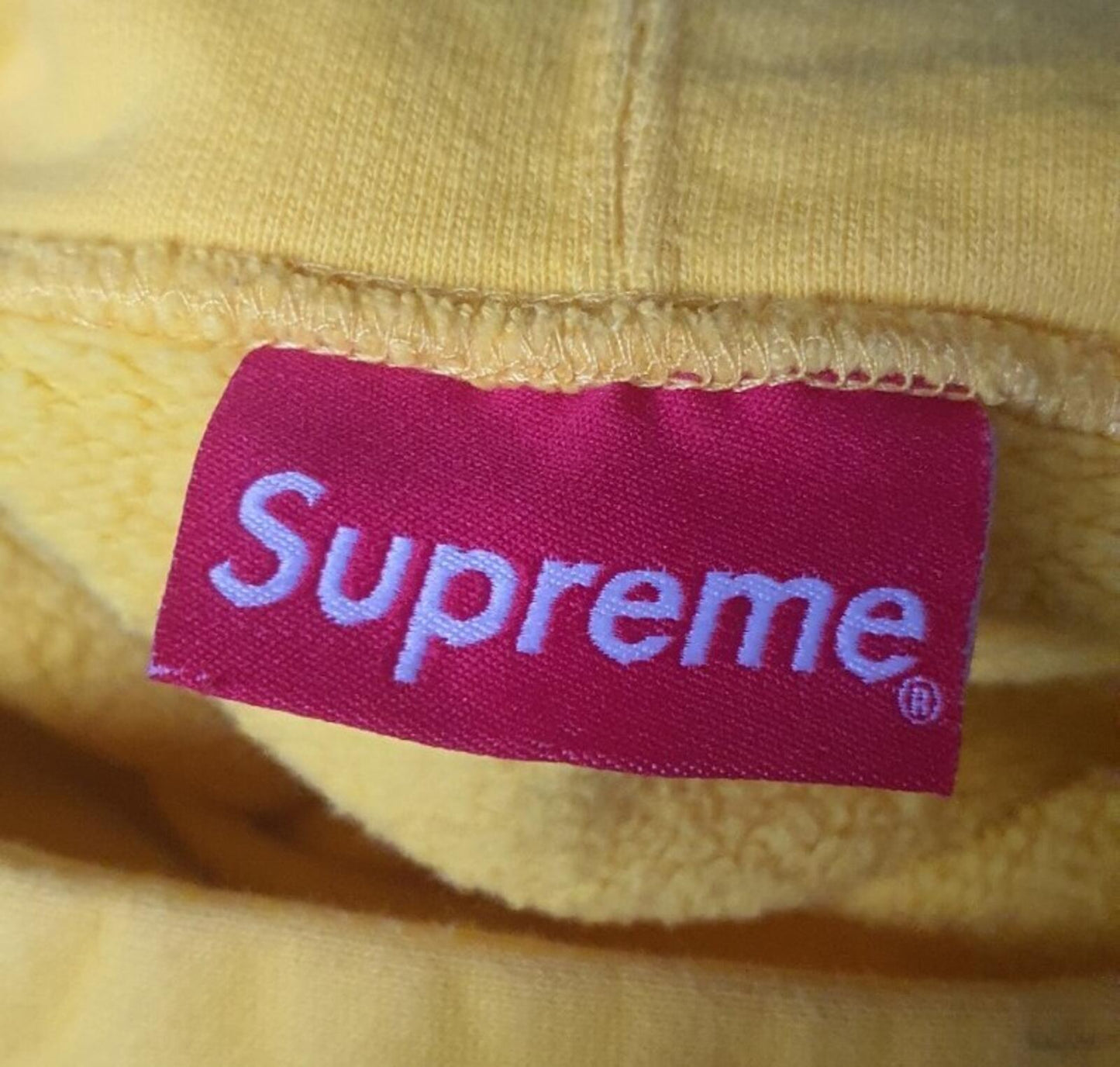 FW19 Supreme Rhinestone Script hooded sweatshirt L Large Yellow Hoodie Pullover