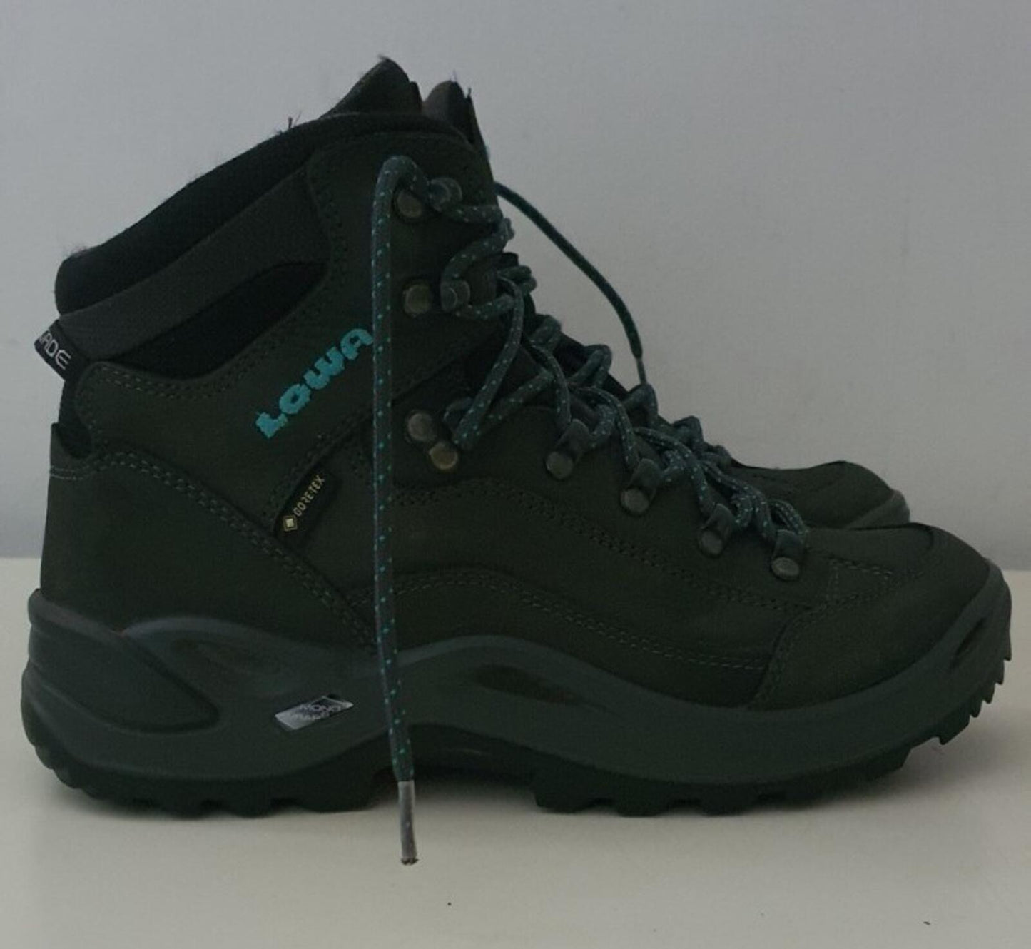 LOWA Renegade GTX Mid Ws S (narrow) £215 womens Hiking Boots US 8.5 UK 6.5 EU 40