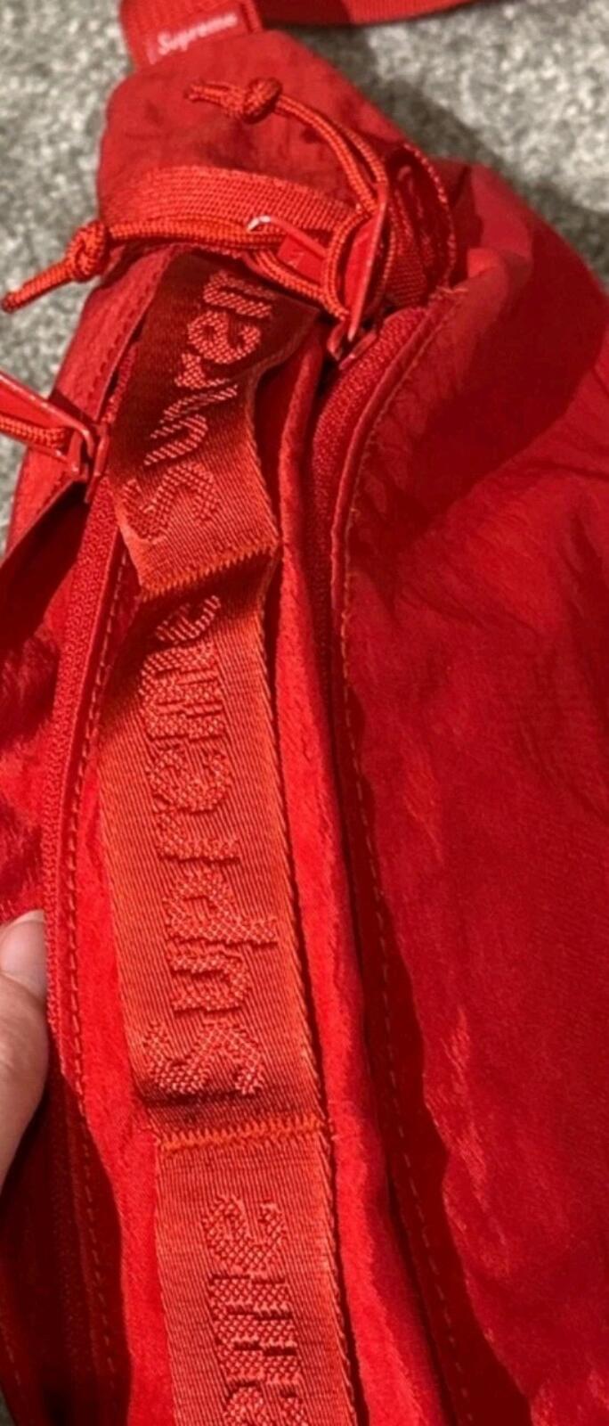 FW20 Supreme Sling Bag Rojo Oscuro