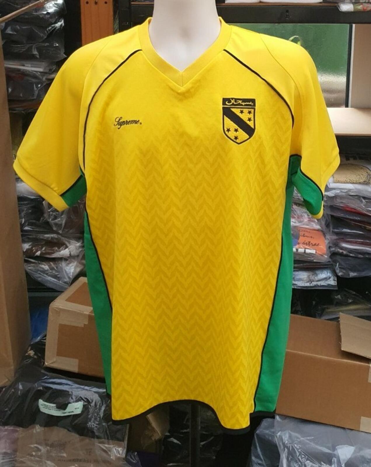 SS05 Supreme Umbro Arabic Logo Soccer Jersey vintage M medium tee t-shirt 2005