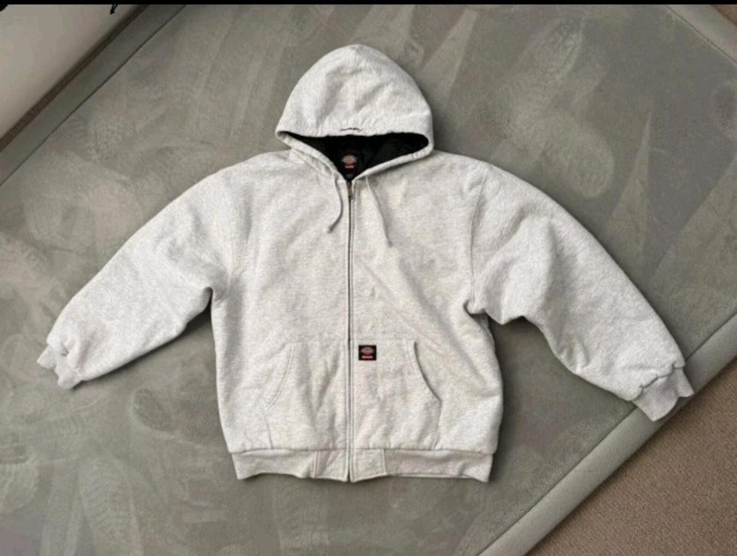 Sudadera con Capucha y Cremallera Acolchada Supreme x Dickies Otoño/Invierno 2024, Color Gris, Talla XL
