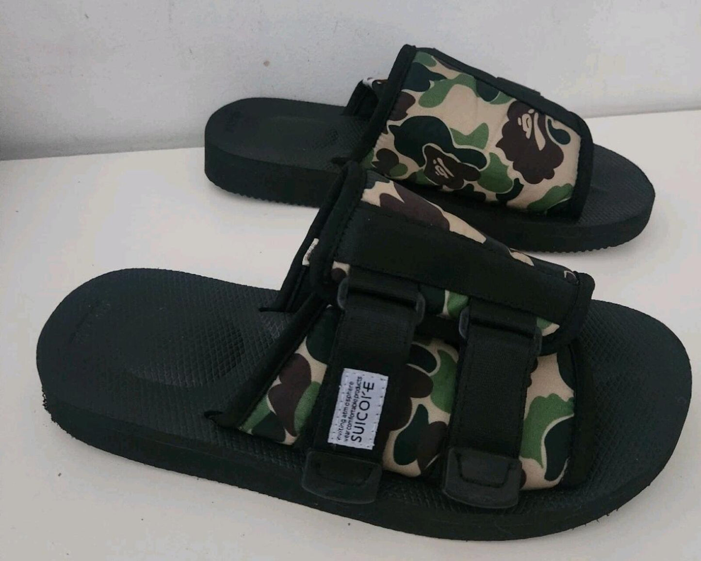 A BATHING APE Suicoke ABC Kaw-Ape £195 Schwarze Sandalen BAPE Camo Slides UK 7 US 8