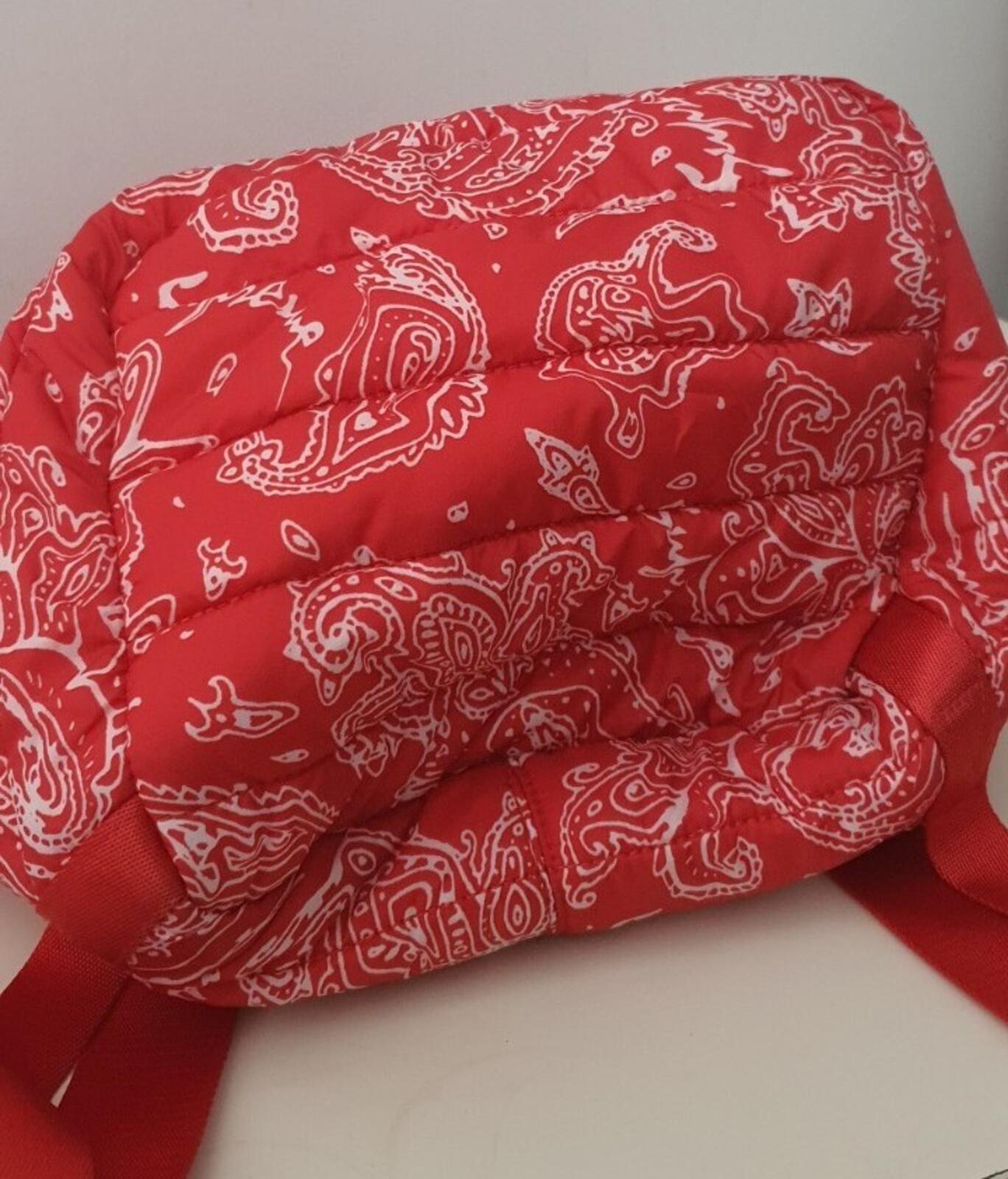 HW22 Supreme Puffer Rucksack rote Paisley-Tasche Wasserabweisend