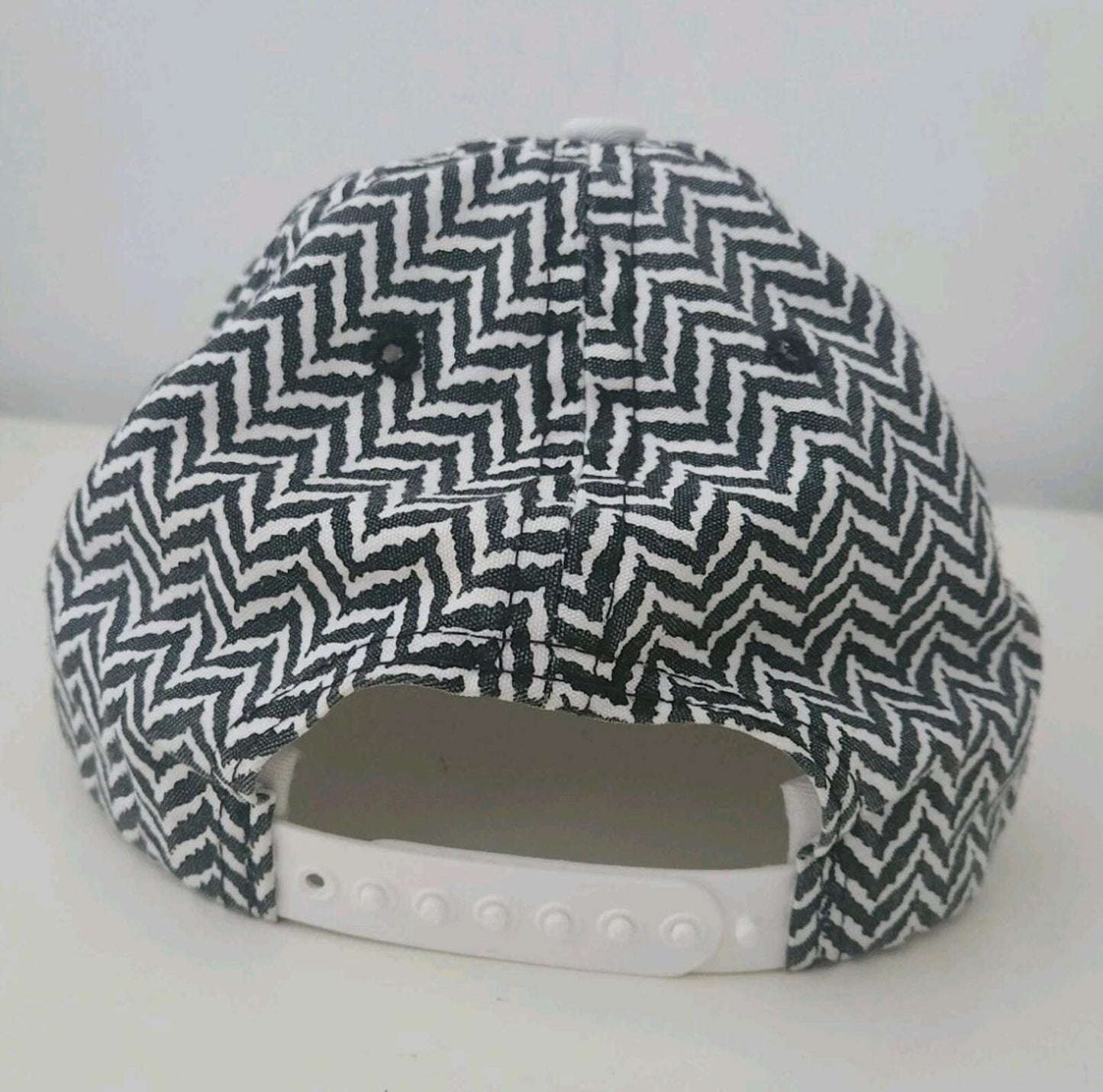 2005 Supreme Arabic Logo 5-panel White Black Hat Very Rare Vintage Grail Cap