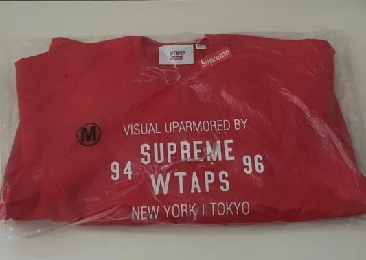 FW21 Supreme x WTAPS crewneck red Sweatshirt size M medium New With Tag Jumper