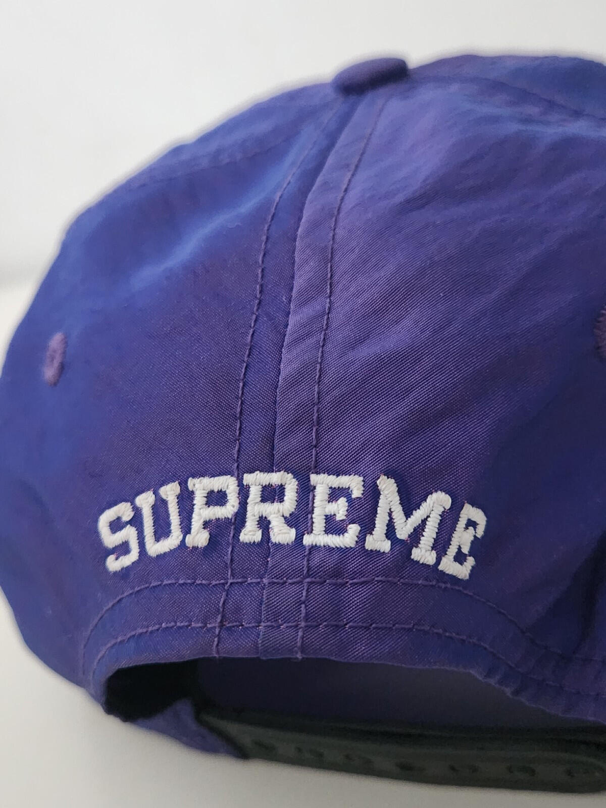Gorra de 5 paneles Supreme Iridescent Logo SS16 Morada