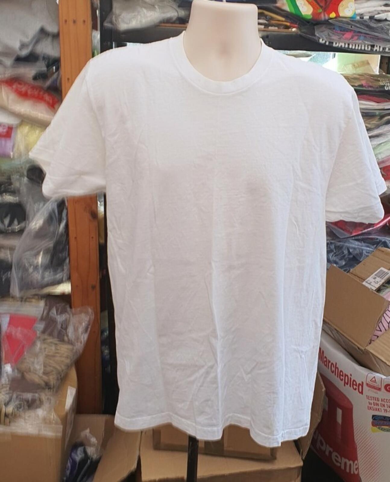 SS16 Supreme Mendini Gun Tee Size L