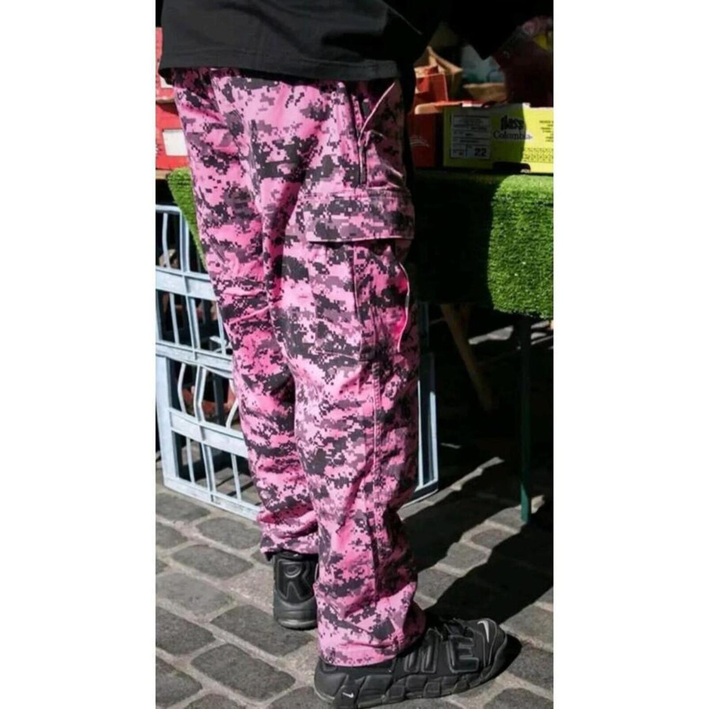 FW17 Supreme Cargo Pant Pink Digi Camo Size 30 W30 L30
