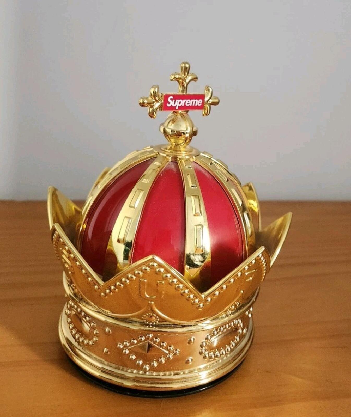 SS19 Supreme Ambientador Corona Rojo Oro Plástico Accesorio Fragancia para Coche