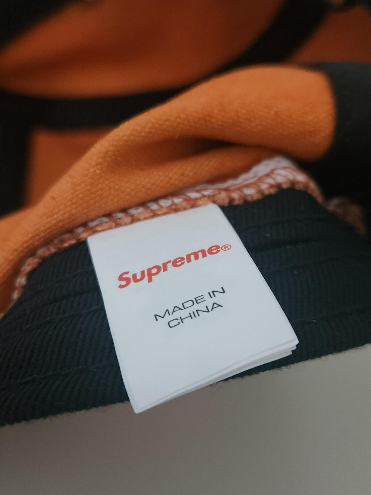 Gorra de campamento de lona lavada Supreme SS24 color naranja camuflaje