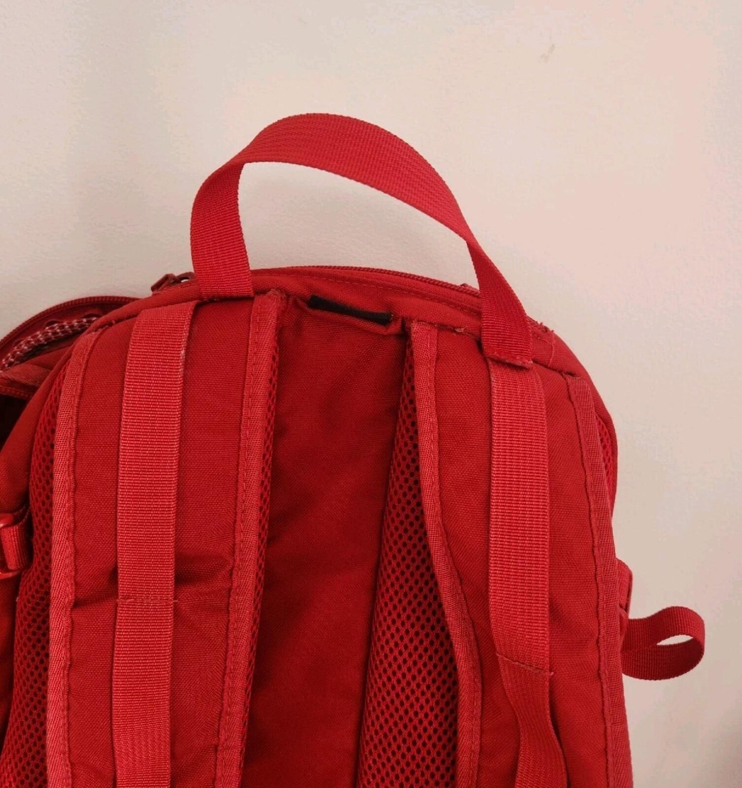 SS20 Supreme Rucksack Netztasche Dunkelrot