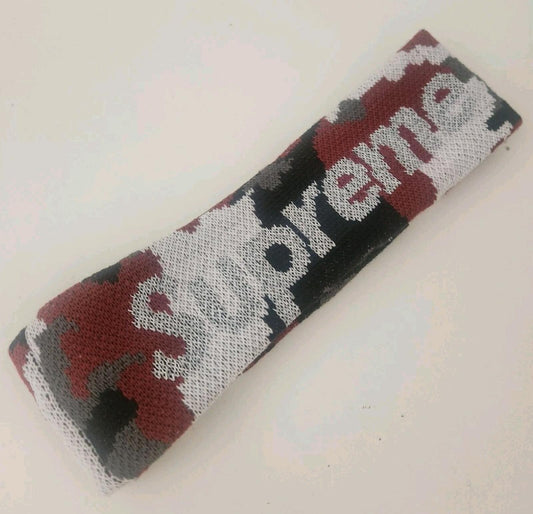 FW17 Supreme New Era Diadema Reflectante con Logotipo Rojo Camuflaje