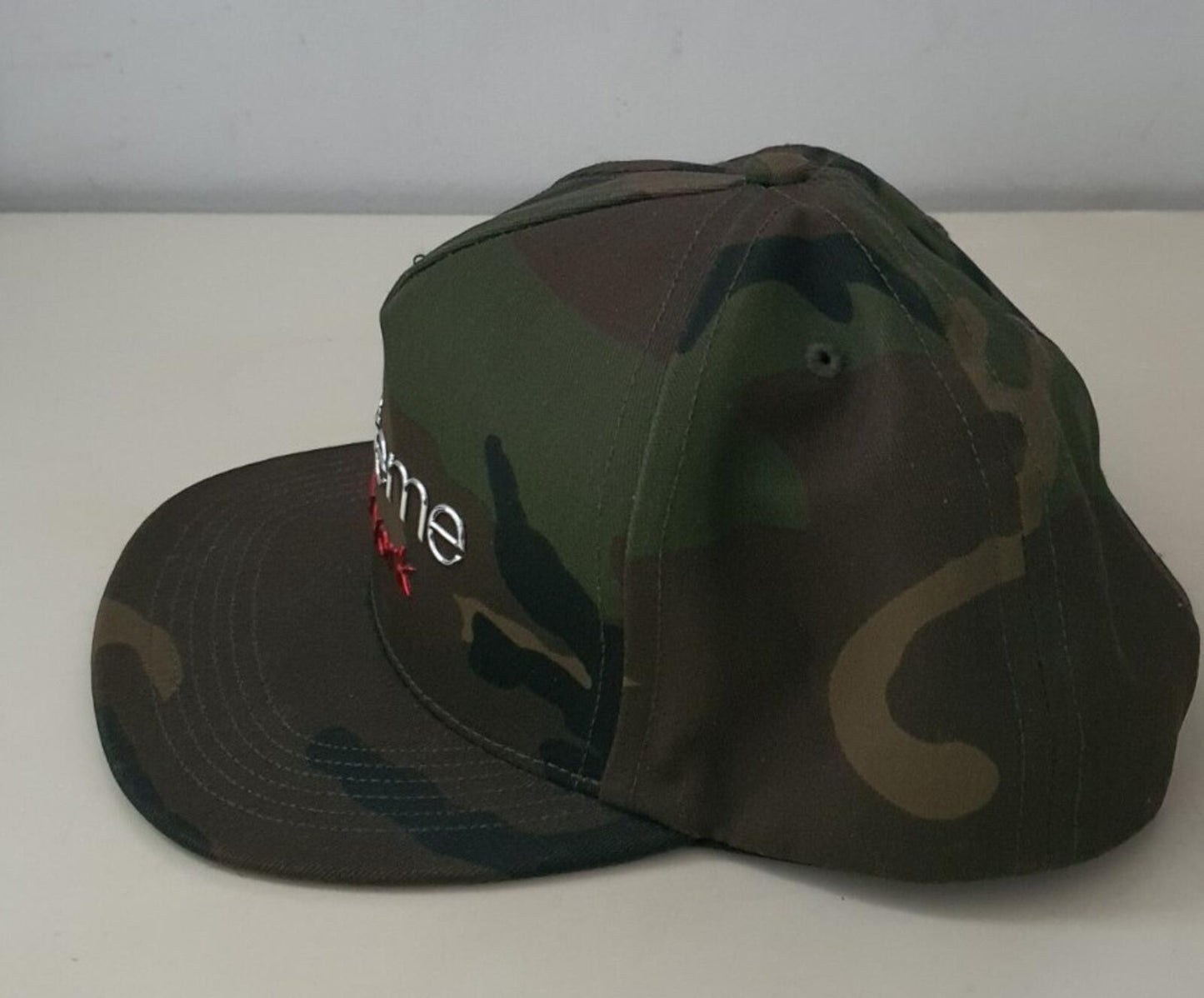 Gorra FW16 Supreme Chrome Classic de 5 paneles camuflaje verde