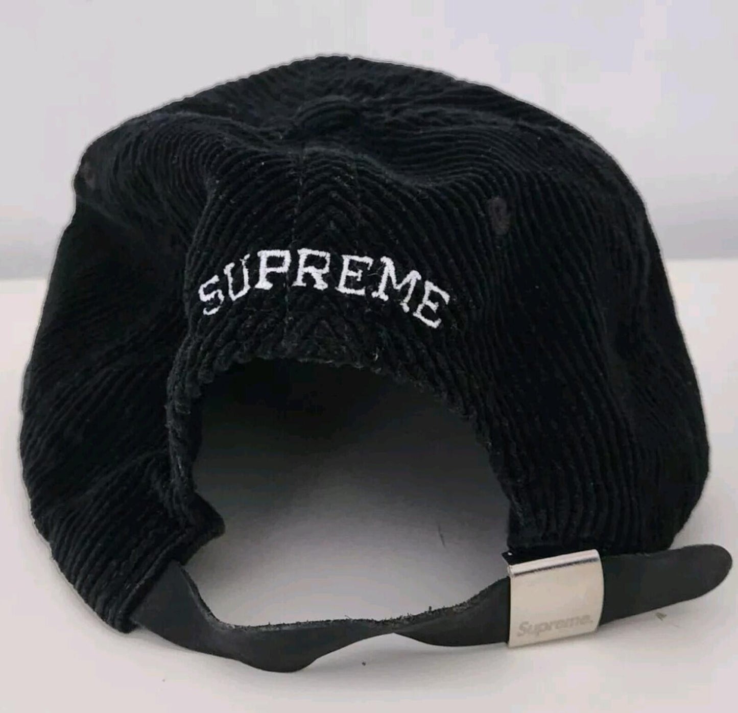Gorra Supreme de 6 paneles con logo S de pana negra SS17