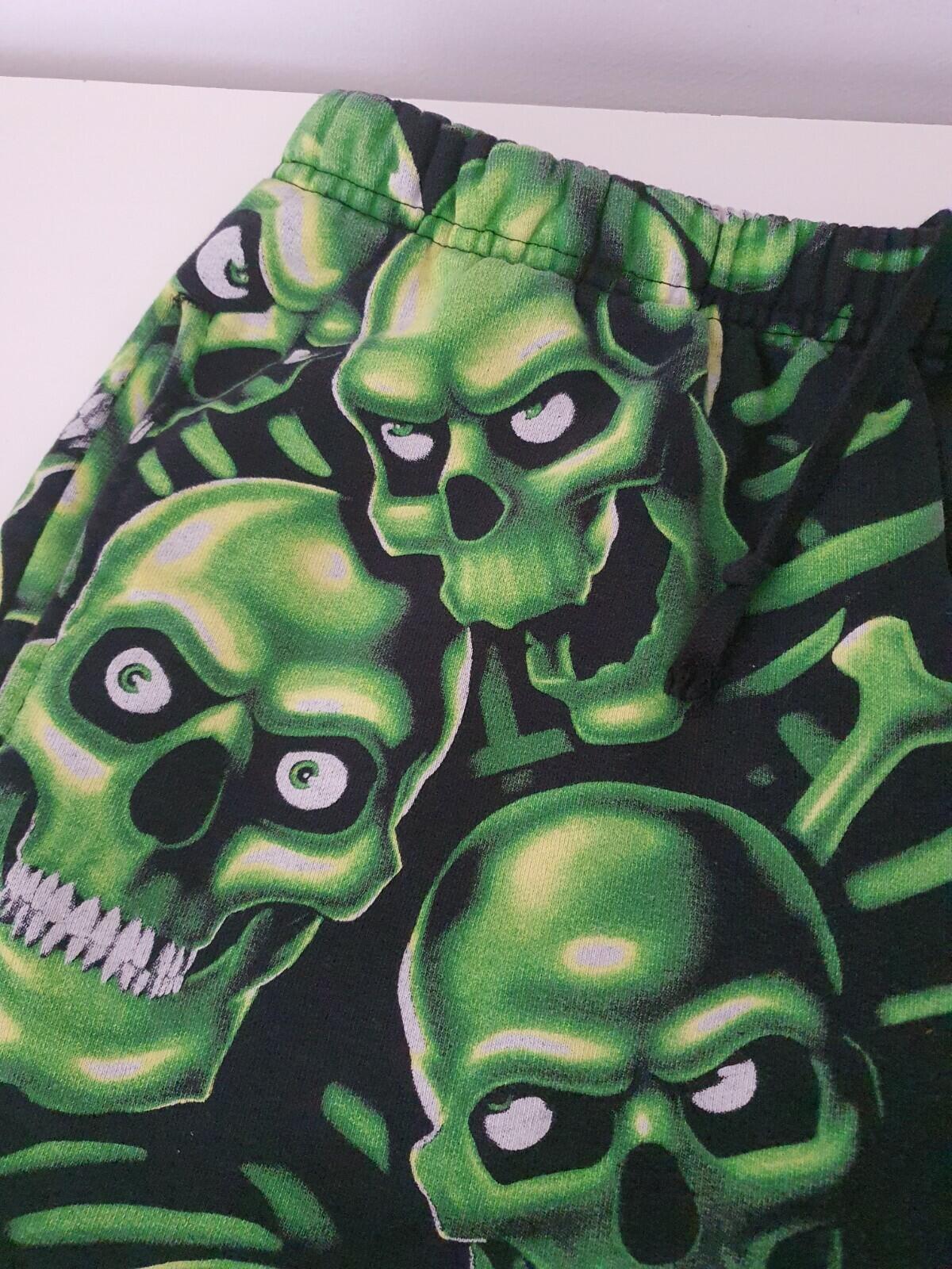 SS18 Supreme Skull Pile grüne Sweatshorts Leuchten im Dunkeln Größe S kurze Hose