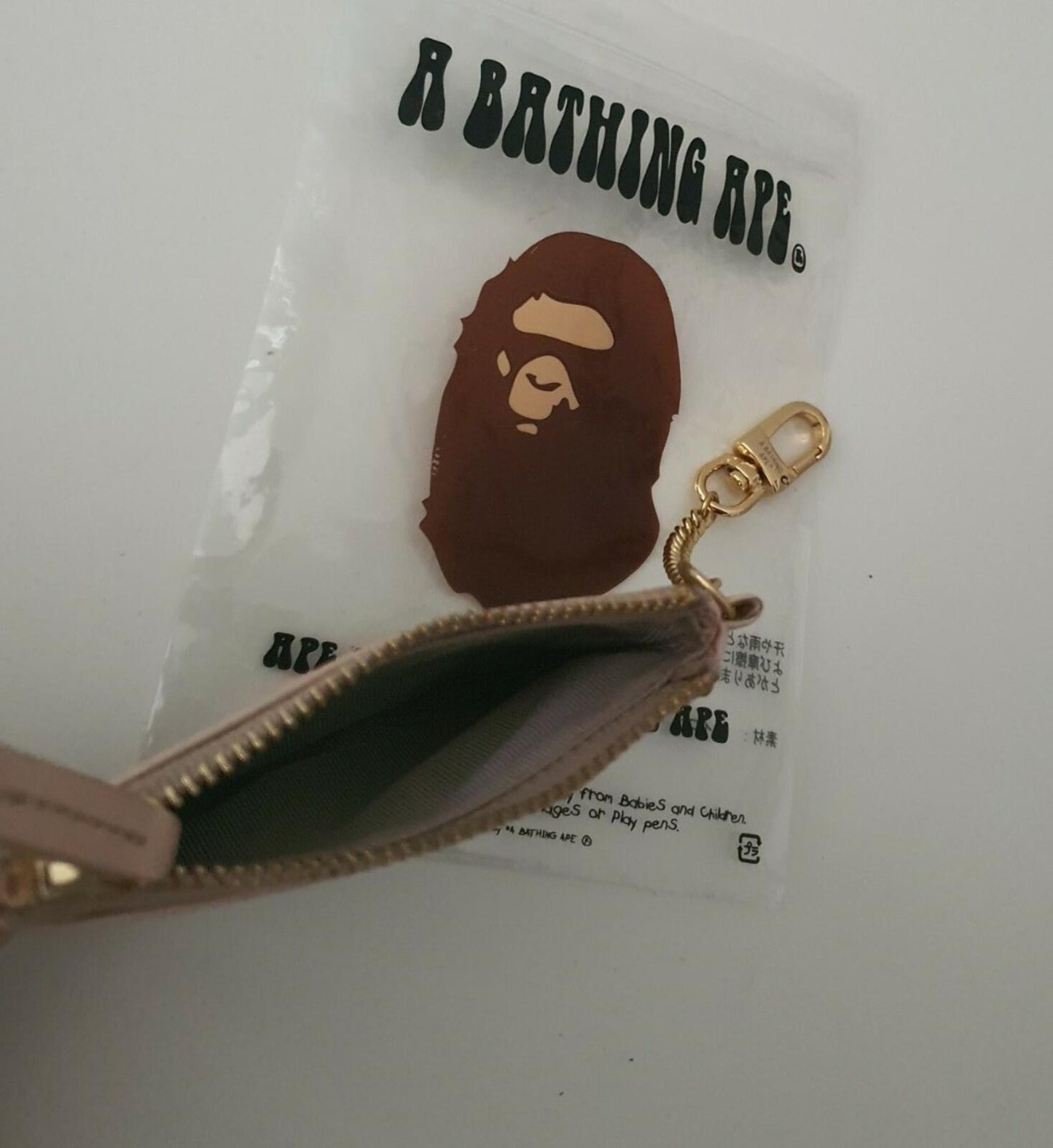 A Bathing Ape BAPE Münz-/Geldbörse mit goldener Kette Sehr seltenes Accessoire