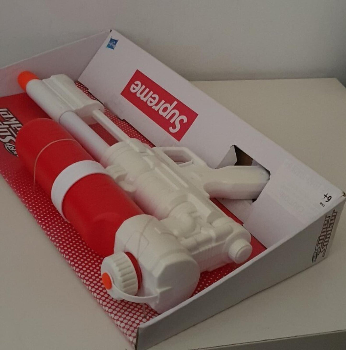 SS19 Supreme Hasbro Super Soaker 50 Water Blaster White New with defects
